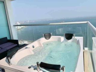 3 Bedroom Sunset penthouse private jacuzzi - 1