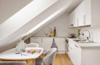 Charming Seaside Apartment in Bergen with Stunning Views - 8