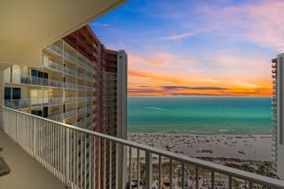 Stunning gulf front condo- sleeps 10 - 8