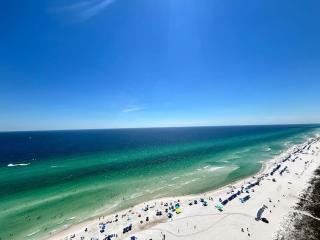 Stunning gulf front condo- sleeps 10 - 4