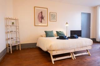 a charming little apartment - 7