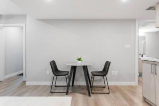 Stylish 1BR Guest Suite | Near UofA, Whyte & DT - 4