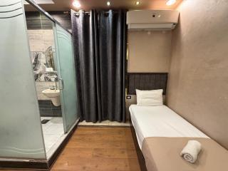 Cairo Plaza, Imperial Hotel - 4