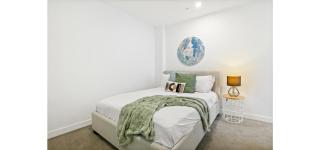 City Skyline Luxe 2BR CBD Retreat With Pool Gym Views - 2