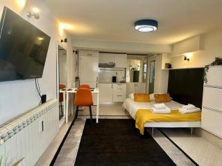 Heart of Sofia Chic Studio steps from Vitosha Blvd - 3