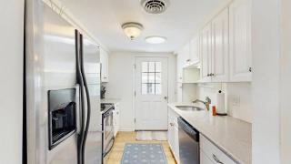 Rehoboth Beach Gem - Porch Washer & Dryer Walk to Beach - 2