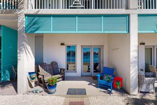 Cozy coastal condo with shared pool & hot tub and beach access-dog friendly - 8