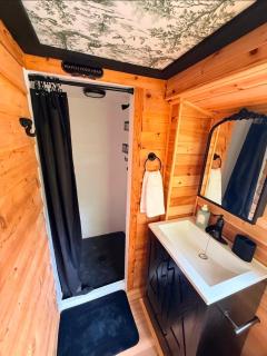 Secret Cove-Studio Style-Houseboat - 6
