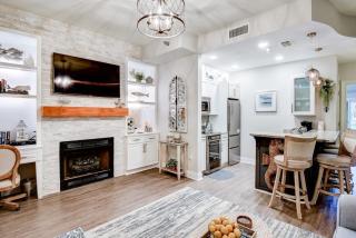 Lakefront ground-floor condo with pools & hot tubs - walk to the beach - 5