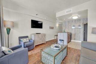 Stunning lake-view condo with private balcony pools hot tub & private beach - 3