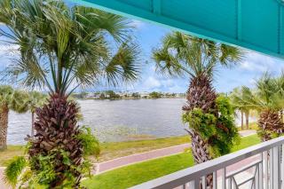 Upscale condo with pools private beach access hot tubs & tennis - dog-friendly - 0