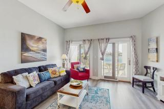 Lakefront dog-friendly condo with water views pool hot tub & beach access - 4