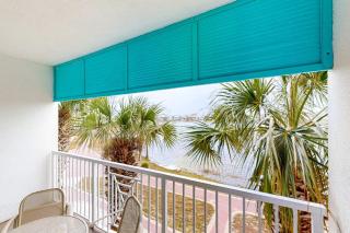Lakefront resort condo with heated outdoor pool hot tub balcony lake views - 6