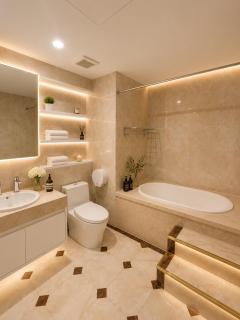 The Landmark Luxury Apartments Saigon - 6