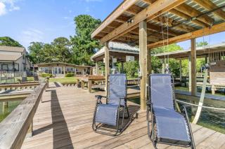 Lakefront Livingston Retreat w Dock and Fire Pit - 7