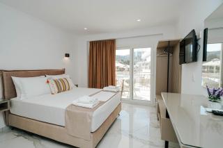 Breeze Hotel - 2