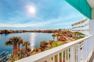 Water-view condo with on-site pool hot tub beachfront access & sports courts - 9