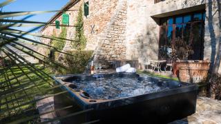 Domaine-Vignoble-piscine-jacuzzi-sauna - 8