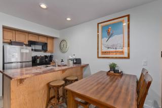 Pet Friendly Studio in Prime Village Location! - 2