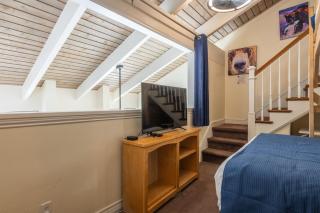 Stunning Sunlit & Spacious-1BR2BTHLoft - 7