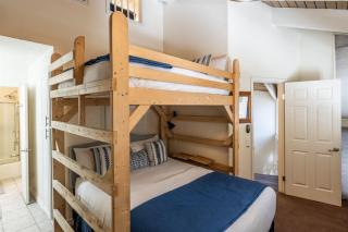 Stunning Sunlit & Spacious-1BR2BTHLoft - 3