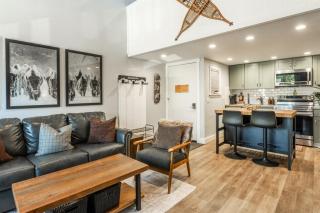 Stylish in Central Mammoth! 2 Bed 2 Bath Loft - 7