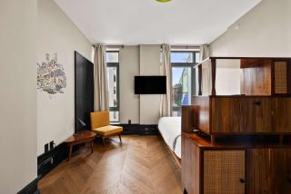Freeman 301 by Rove Travel - Studio with Shared Amenities - 8