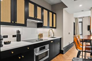 Freeman 301 by Rove Travel - Studio with Shared Amenities - 6