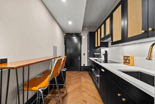 Freeman 301 by Rove Travel - Studio with Shared Amenities - 5