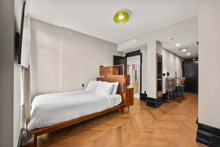Freeman 301 by Rove Travel - Studio with Shared Amenities - 3