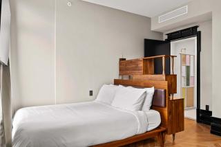 Freeman 301 by Rove Travel - Studio with Shared Amenities - 2