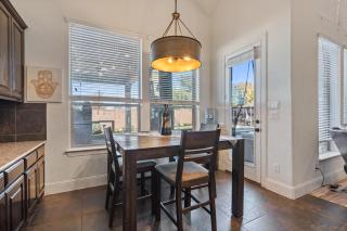 Spacious home with Heated Pool, Media Room & Spa - 4