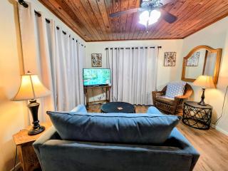 #07 - Lakeview One Bedroom Cottage-Pet Friendly - 9