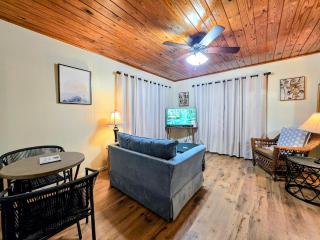 #07 - Lakeview One Bedroom Cottage-Pet Friendly - 6