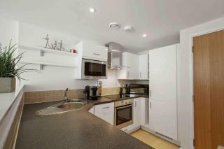 Premium 1BR Swindon City Centre - 2