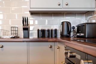 Near Train & City- Paisley-8 mins Glasgow Airport - 5