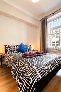 Near Train & City- Paisley-8 mins Glasgow Airport - 4