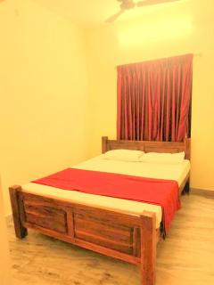 Pondy Prince Villa - Group Stay with Parking in Central Location - 9