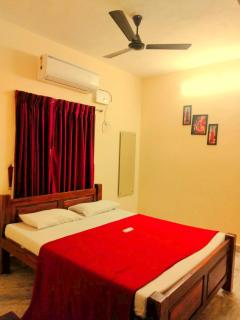 Pondy Prince Villa - Group Stay with Parking in Central Location - 0