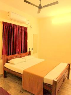 Pondy Prince Villa - Group Stay with Parking in Central Location - 6