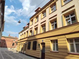 Heart of Kazimierz 3 Bed, 2 Bath & Balcony - 9
