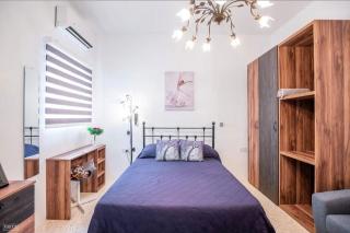 Basic double bedroom private bathroom close to Malta airport - 6