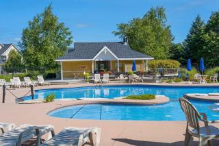 Cozy Alpine Condo - Shuttle - Pool - Patio - 7