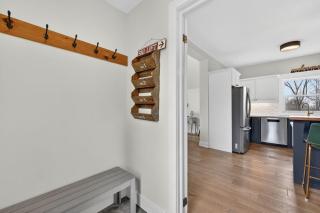 Cozy Alpine Condo - Shuttle - Pool - Patio - 2