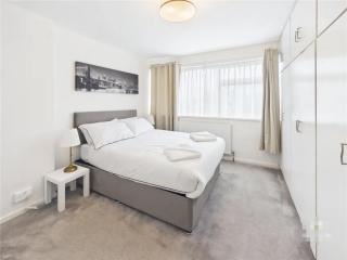 3 Bedroom Home with Private Garden in Newcastle upon Tyne - 1
