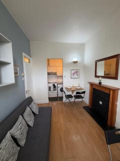 Cosy City Centre Apartment - 8