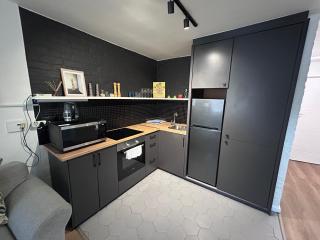 Greenpoint Chic Studio Apartment - 4