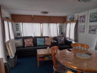 Happy Holiday Home - 6
