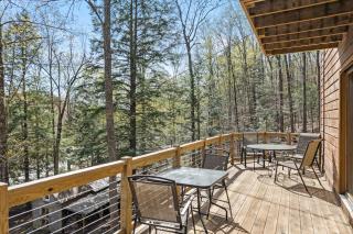 River Road Treehouse Retreat - 9