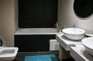 Spacious and Bright Apt With Stylish 2BR a Pool and Garage - 1